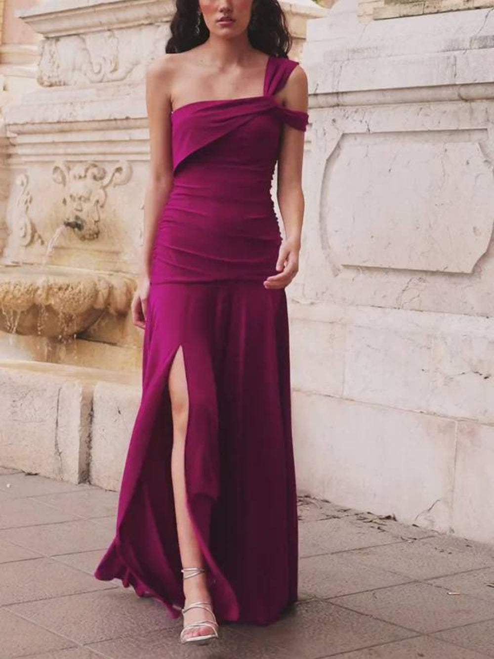 Sexy Asymmetric Shoulder Slit Fitted Dress