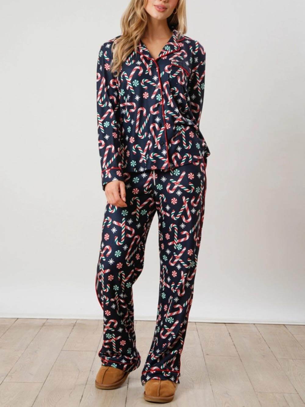 Santa Snowflake Print Pajama Set
