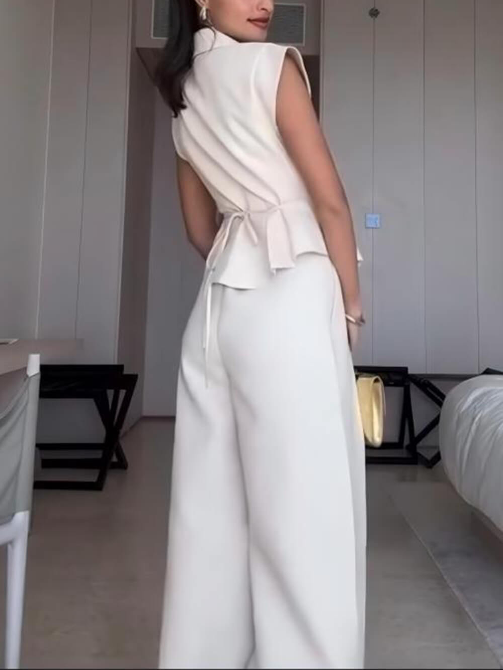 Sleeveless Collared Cinched Set