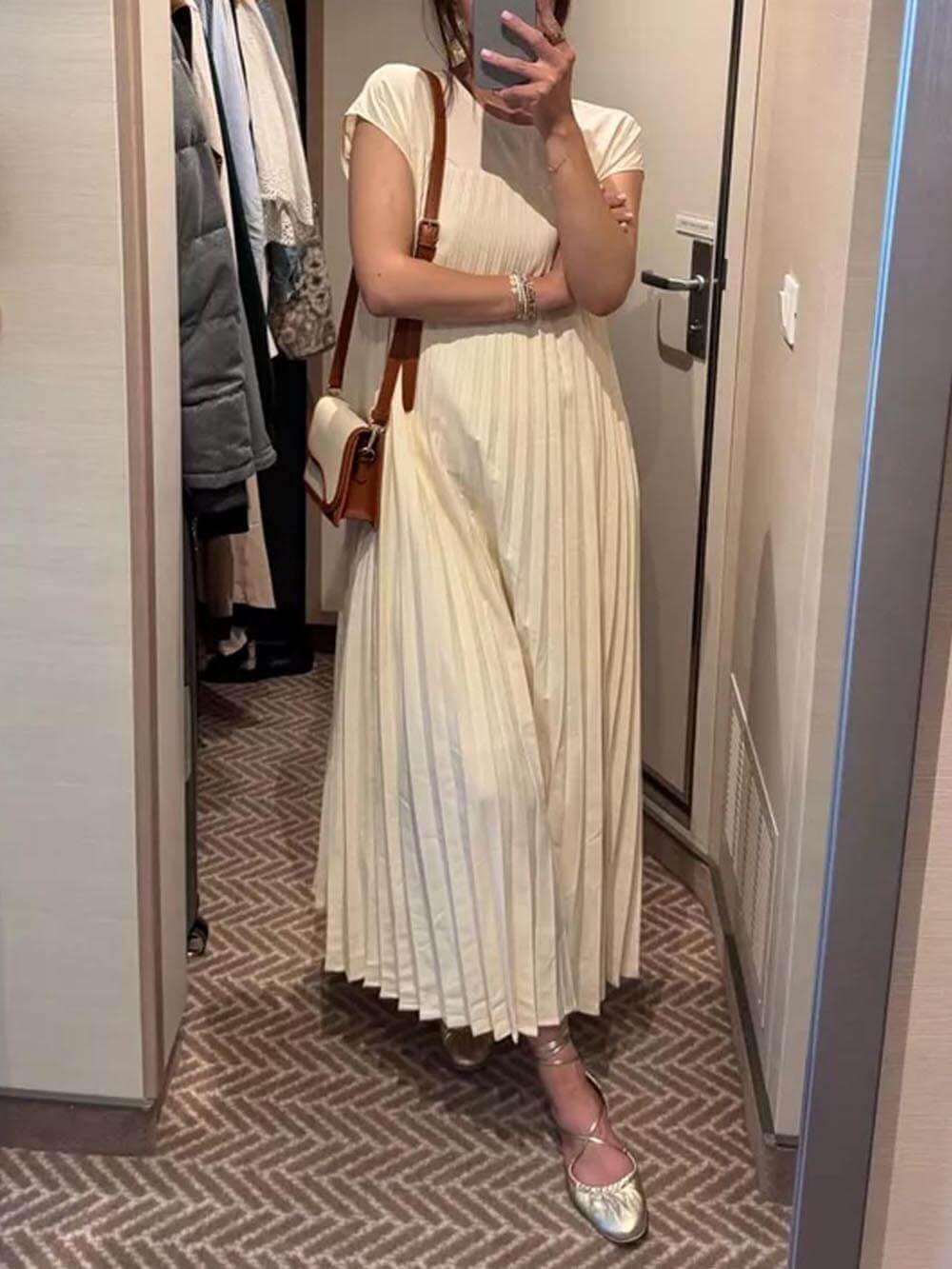 Round Neck Sleeveless Pleated Maxi Dress
