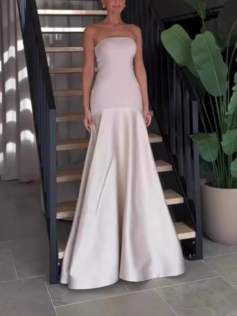 Strapless Sleeveless Fitted Solid Dress
