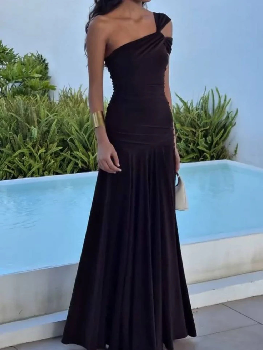 Sexy Asymmetric Shoulder Slit Fitted Dress