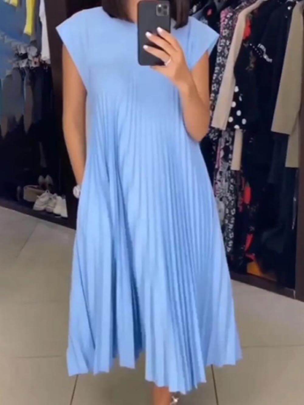 Round Neck Sleeveless Pleated Maxi Dress