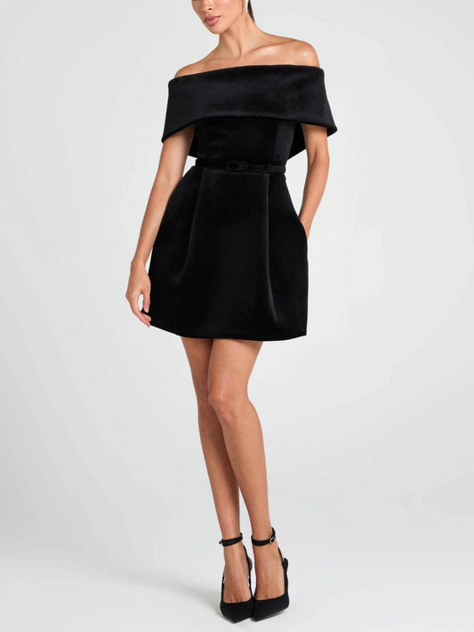 Elegant Off-Shoulder Fitted Dress