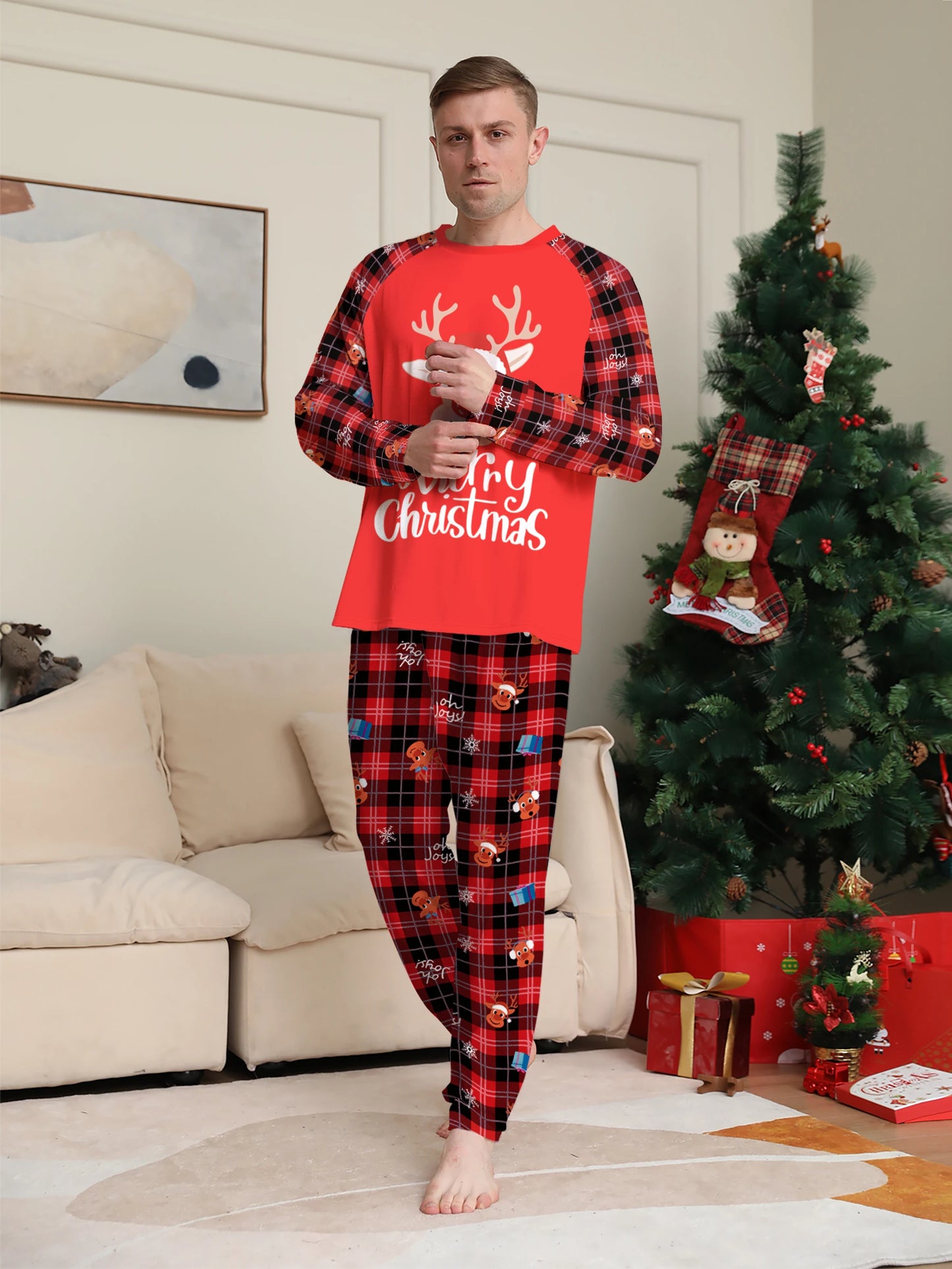 Reindeer "Merry Christmas" Print Pajama Set